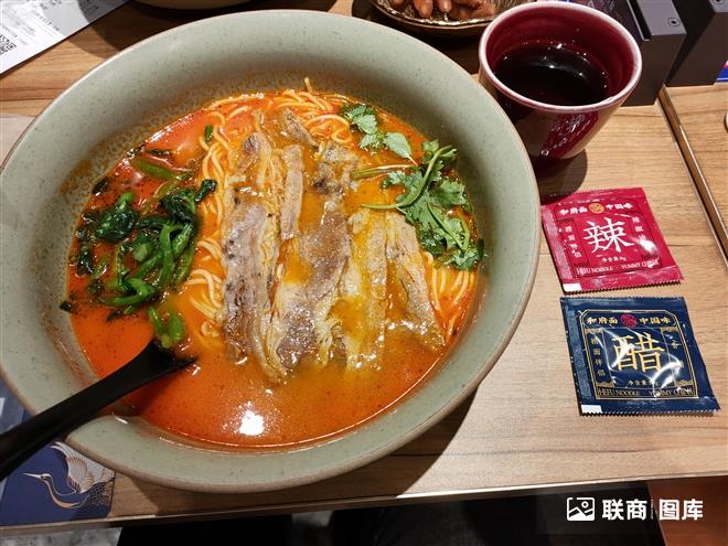 �͸�����